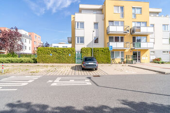 Pronájem bytu 3+kk v osobním vlastnictví 62 m², Jesenice