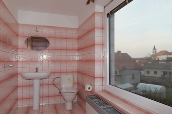 Koupelna v patře - Prodej domu 177 m², Krásná Hora nad Vltavou