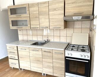 kuchyňská linka - Prodej bytu 1+1 v osobním vlastnictví 33 m², Pardubice