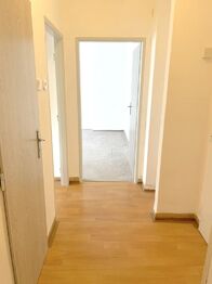 předsíň - Prodej bytu 1+1 v osobním vlastnictví 33 m², Pardubice