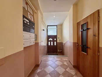 Pronájem obchodních prostor 42 m², Karlovy Vary