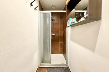 Koupelna - Prodej bytu 2+1 v osobním vlastnictví 72 m², Praha 4 - Michle