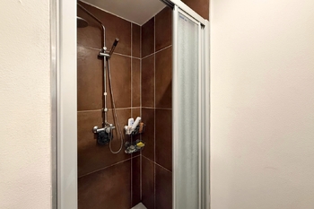 Koupelna - Prodej bytu 2+1 v osobním vlastnictví 72 m², Praha 4 - Michle