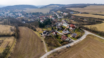 Prodej pozemku 1045 m², Vonoklasy