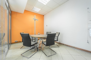 Pronájem kancelářských prostor 183 m², Kladno