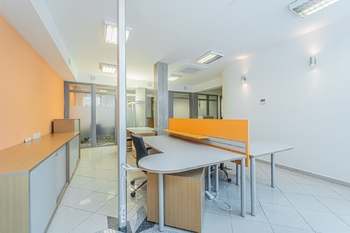 Pronájem kancelářských prostor 183 m², Kladno