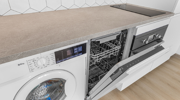 Integrované spotřebiče - pračka/sušička a myčka nádobí - Pronájem bytu 1+kk v družstevním vlastnictví 27 m², Praha 9 - Libeň