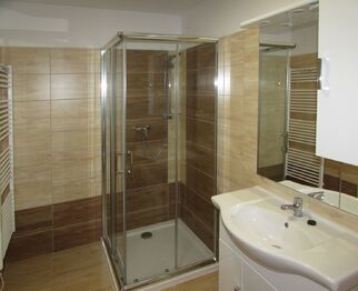 Pronájem domu 140 m², Dolní Dobrouč