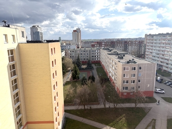 Výhled z oken - Prodej bytu 1+kk v osobním vlastnictví 36 m², Praha 5 - Stodůlky