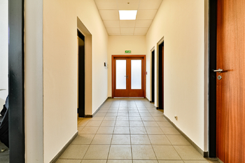 +420 739 604 767 I vaclav.adamcik@re-max.cz I pronájem komerčních prostor Ostrava - Pronájem jiných prostor 720 m², Ostrava