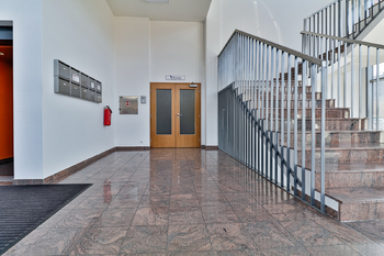 +420 739 604 767 I vaclav.adamcik@re-max.cz I pronájem komerčních prostor Ostrava - Pronájem jiných prostor 720 m², Ostrava