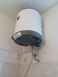 Bojler v koupelně - Pronájem bytu 2+1 v osobním vlastnictví 58 m², Rakovník