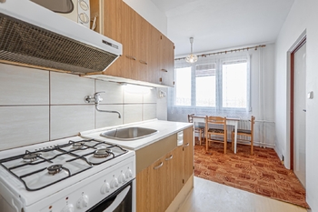 Kuchyně + jídelna. - Pronájem bytu 1+1 v osobním vlastnictví 44 m², Jindřichův Hradec