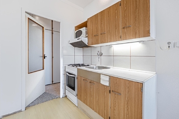 Kuchyně. - Pronájem bytu 1+1 v osobním vlastnictví 44 m², Jindřichův Hradec