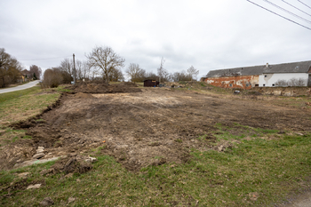 Prodej pozemku 1401 m², Dešná