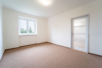 Ložnice - Prodej bytu 3+1 v osobním vlastnictví 58 m², Bečváry