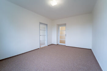 Ložnice - Prodej bytu 3+1 v osobním vlastnictví 58 m², Bečváry