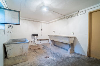 Sklep vyhrazený k bytu - Prodej bytu 3+1 v osobním vlastnictví 58 m², Bečváry