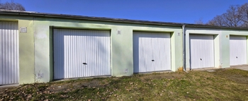 Prodej garáže, Postoloprty