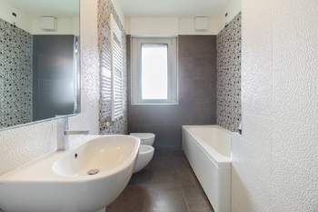 hlavní koupelna - Prodej bytu 4+kk v osobním vlastnictví 141 m², Montesilvano