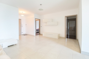 chodba se vstupem do 2 oddělených prostorů - Prodej bytu 4+kk v osobním vlastnictví 141 m², Montesilvano