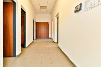 +420 739 604 767 I vaclav.adamcik@re-max.cz I pronájem komerčních prostor Ostrava - Pronájem výrobních prostor 720 m², Ostrava