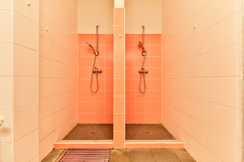 +420 739 604 767 I vaclav.adamcik@re-max.cz I pronájem komerčních prostor Ostrava - Pronájem výrobních prostor 720 m², Ostrava