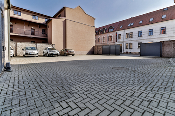 +420 739 604 767 I vaclav.adamcik@re-max.cz I pronájem komerčních prostor Ostrava - Pronájem výrobních prostor 720 m², Ostrava