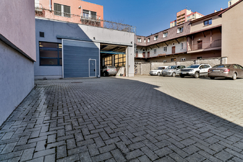 +420 739 604 767 I vaclav.adamcik@re-max.cz I pronájem komerčních prostor Ostrava - Pronájem výrobních prostor 720 m², Ostrava