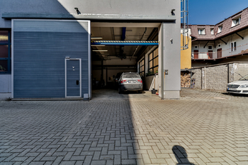 +420 739 604 767 I vaclav.adamcik@re-max.cz I pronájem komerčních prostor Ostrava - Pronájem výrobních prostor 720 m², Ostrava