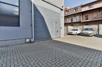 +420 739 604 767 I vaclav.adamcik@re-max.cz I pronájem komerčních prostor Ostrava - Pronájem výrobních prostor 720 m², Ostrava