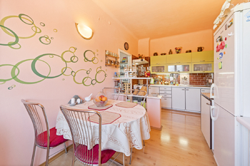 kuchyň - Prodej domu 150 m², Jindřichův Hradec