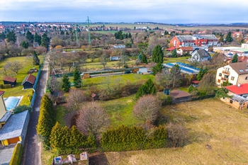 Prodej pozemku 1391 m², Praha 6 - Suchdol
