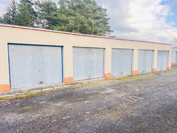 Pronájem garáže 18 m², Hradec Králové