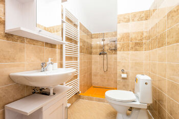 Prodej domu 363 m², Paračov