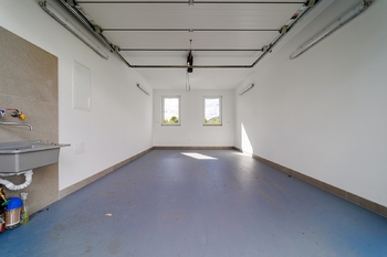 garáž - Prodej domu 138 m², Lysice