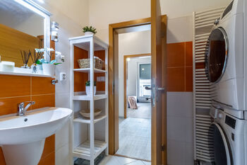 Pronájem bytu 2+kk v osobním vlastnictví 70 m², Praha 8 - Libeň