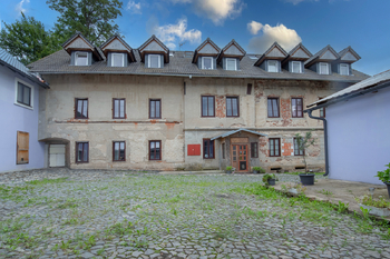 Prodej nájemního domu 1235 m², Mařenice