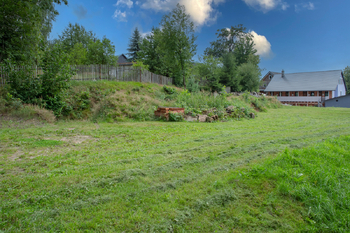 Prodej nájemního domu 1235 m², Mařenice