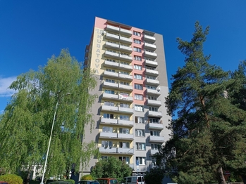 budova - Pronájem bytu 1+1 v osobním vlastnictví 49 m², České Budějovice