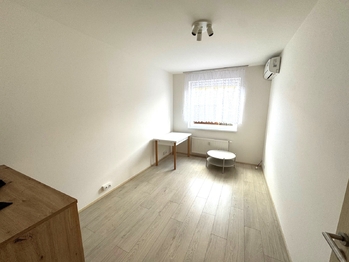 pokoj - Pronájem bytu 3+kk v osobním vlastnictví 65 m², Horoměřice