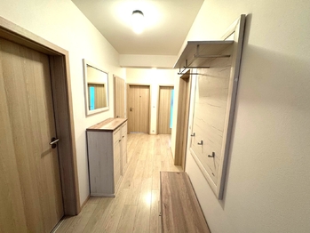 chodba - Pronájem bytu 3+kk v osobním vlastnictví 65 m², Horoměřice