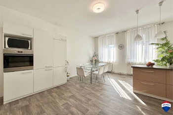 Prodej nájemního domu 175 m², Žatec