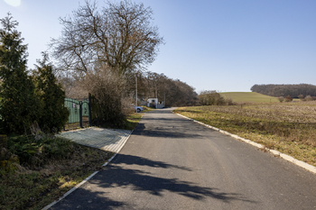 Stavební pozemek Lešany Nelahozeves - Prodej pozemku 1100 m², Nelahozeves