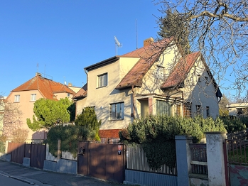 Prodej domu 272 m², Praha 9 - Hloubětín