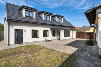 Prodej domu 415 m², Kojice
