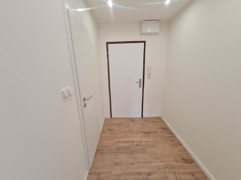 Pronájem bytu 1+kk v osobním vlastnictví 28 m², Praha 4 - Modřany