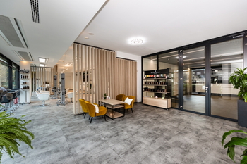 Pronájem obchodních prostor 177 m², Praha 8 - Libeň