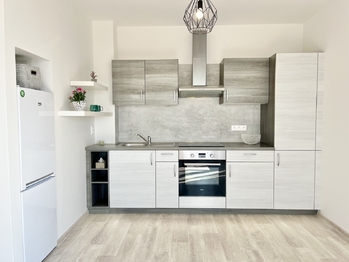 Prodej bytu 2+kk v osobním vlastnictví 63 m², Klecany