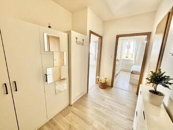 Prodej bytu 2+kk v osobním vlastnictví 63 m², Klecany